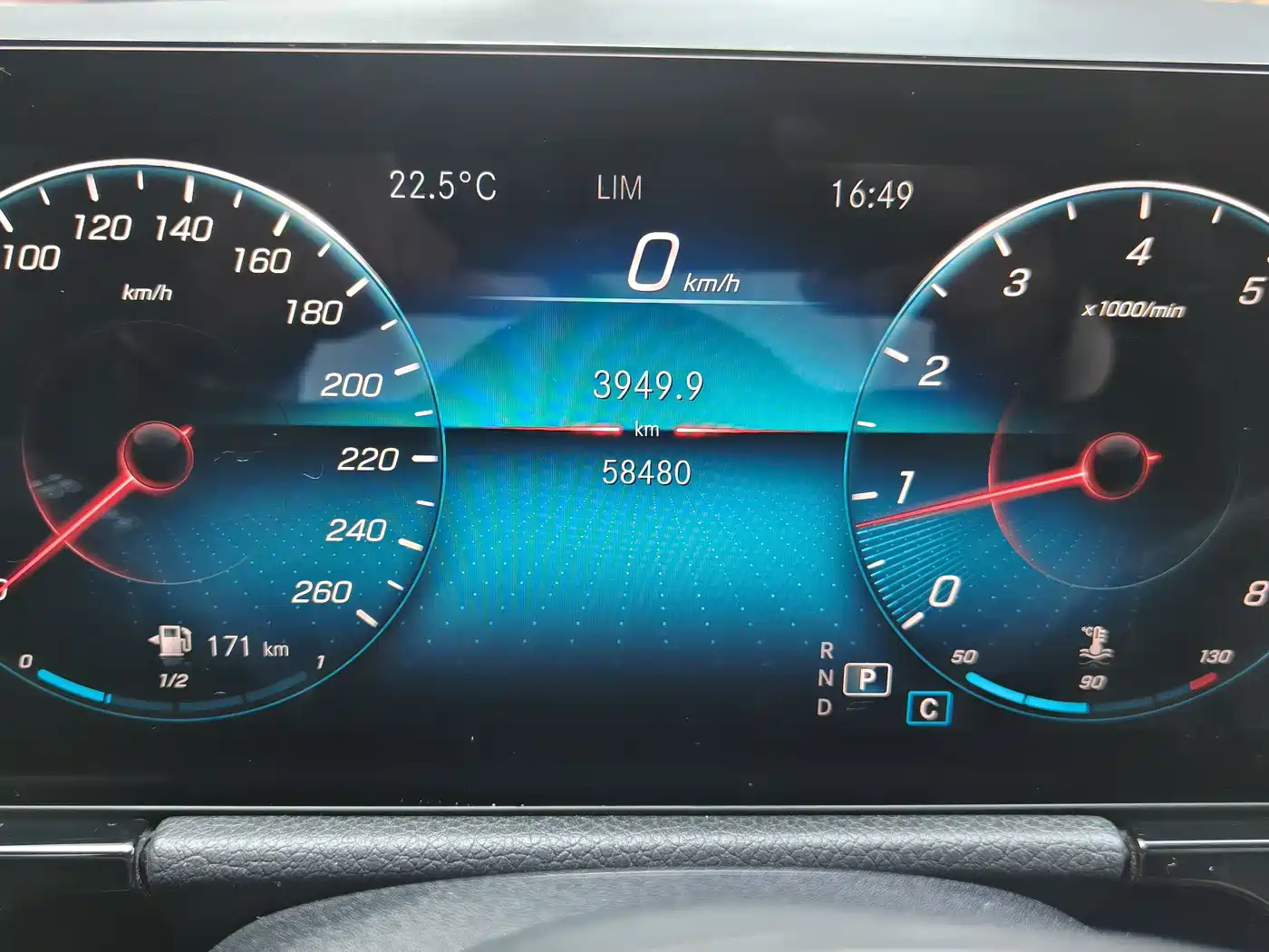 Mercedes-Benz GLA 2020 GLA 200 4MATIC фото 6