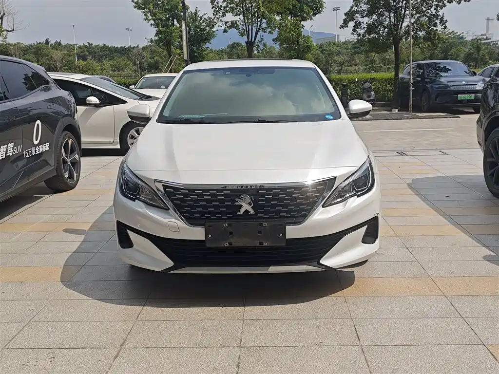 Peugeot 408 2019 230THP Automatic Luxury Edition China VI фото 2