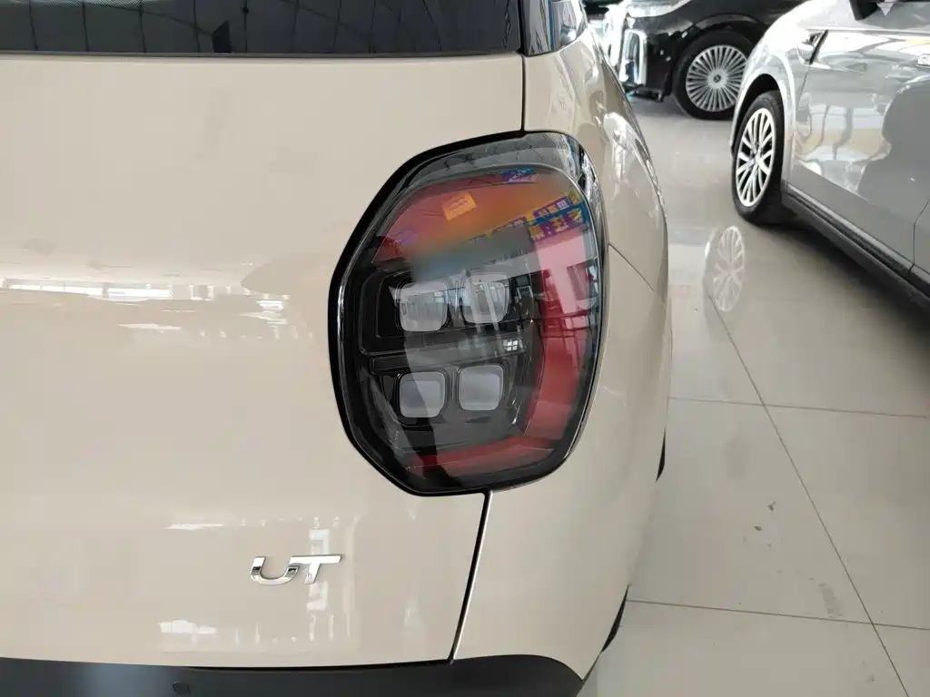 Aion UT 2026 2025 Model 330 Starlight Edition