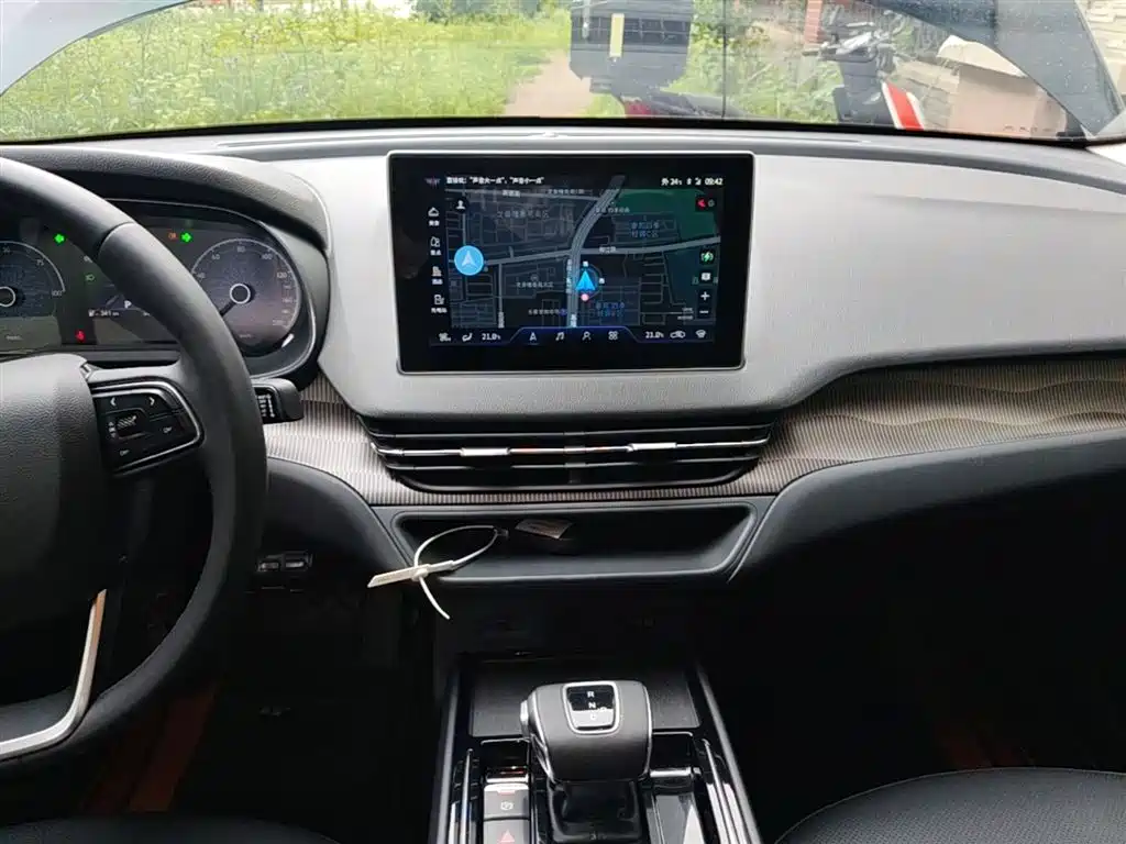 Hongqi E-QM5 2022 431km Charging Enjoyment Edition фото 13