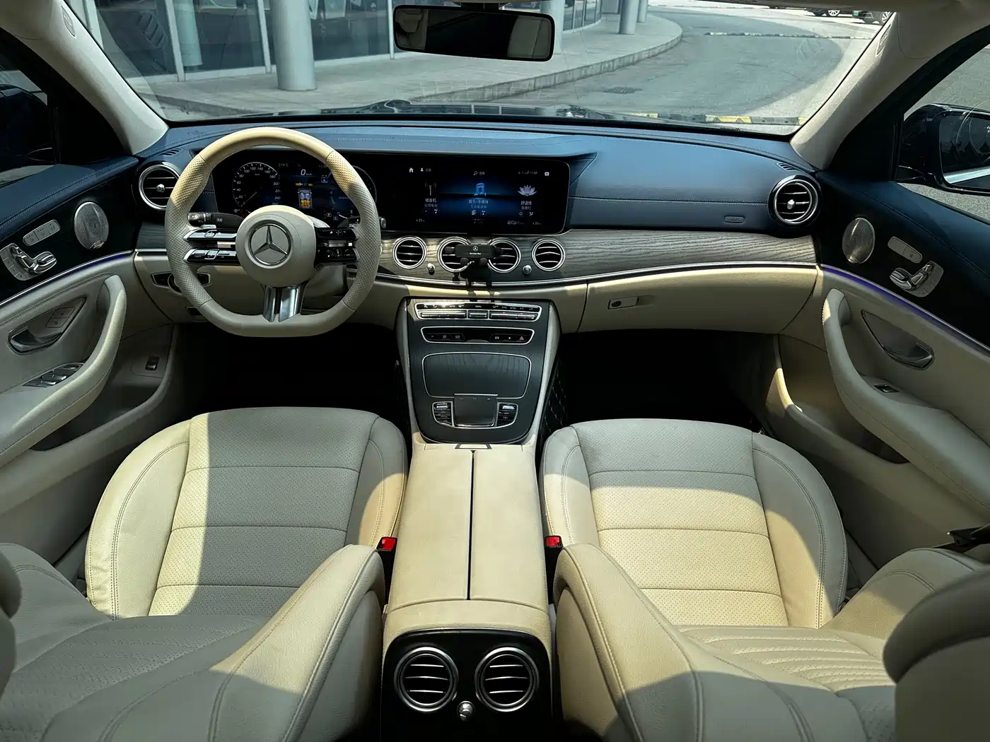 Mercedes-Benz E-Class 2023 E 300 L Sport Luxury фото 4