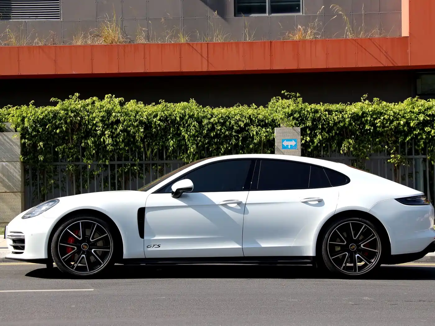 Porsche Panamera 2023 Panamera GTS 4.0T фото 2