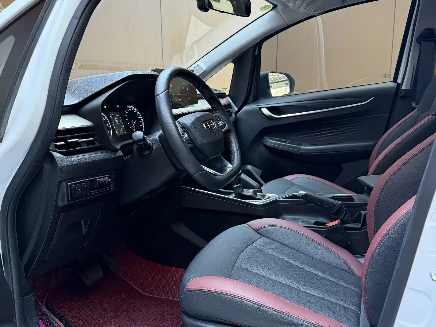 Фото 3 - Geely Vision X3