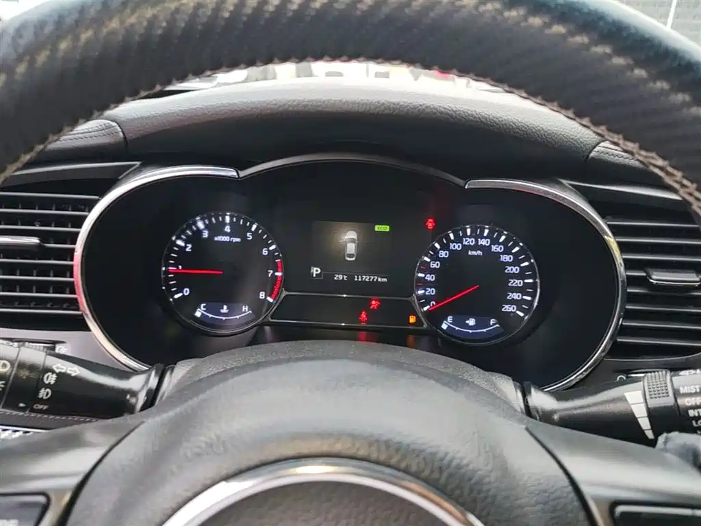 Kia K5 2015 2.0L Automatic LUX фото 12