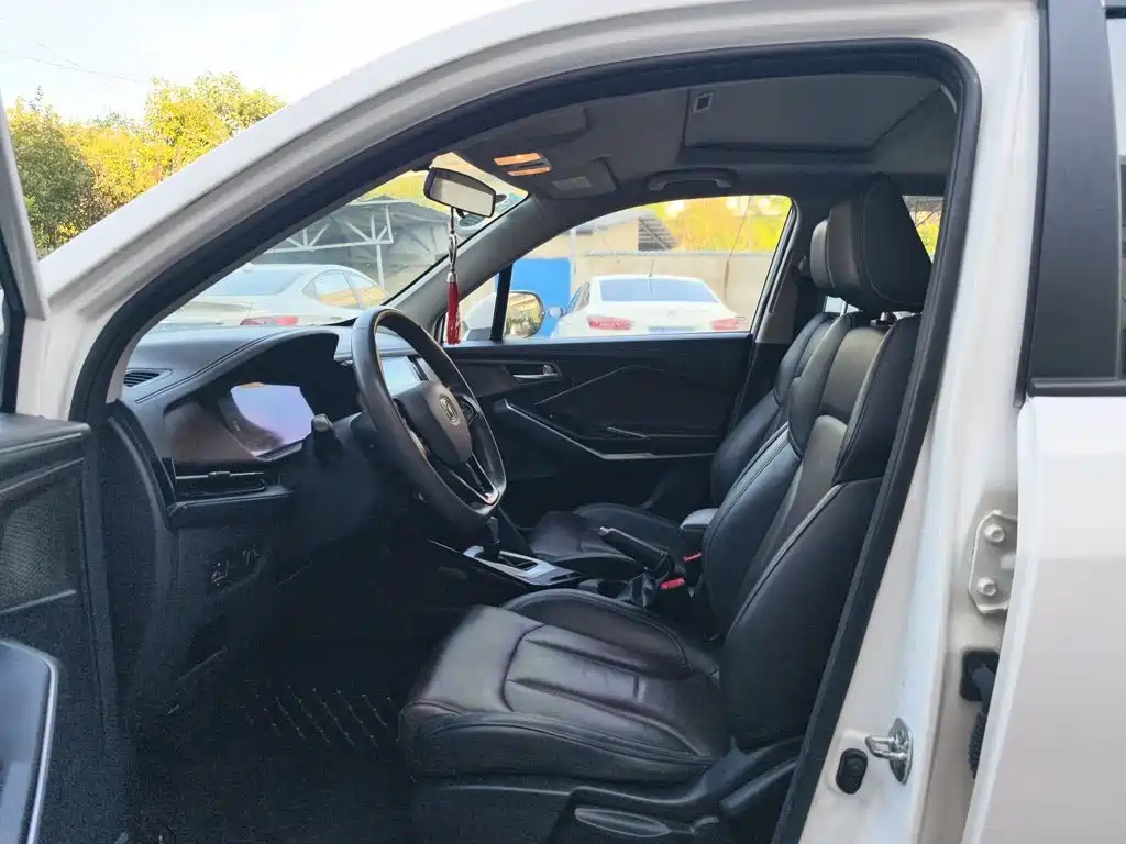 Changan CS15 2019 2019 1.5L Auto Progressive China VI