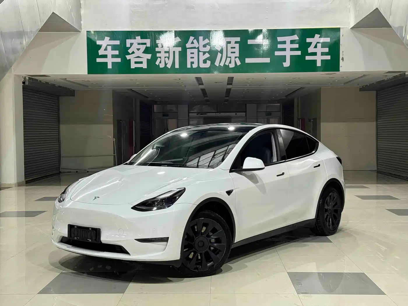 TESLA MODEL Y