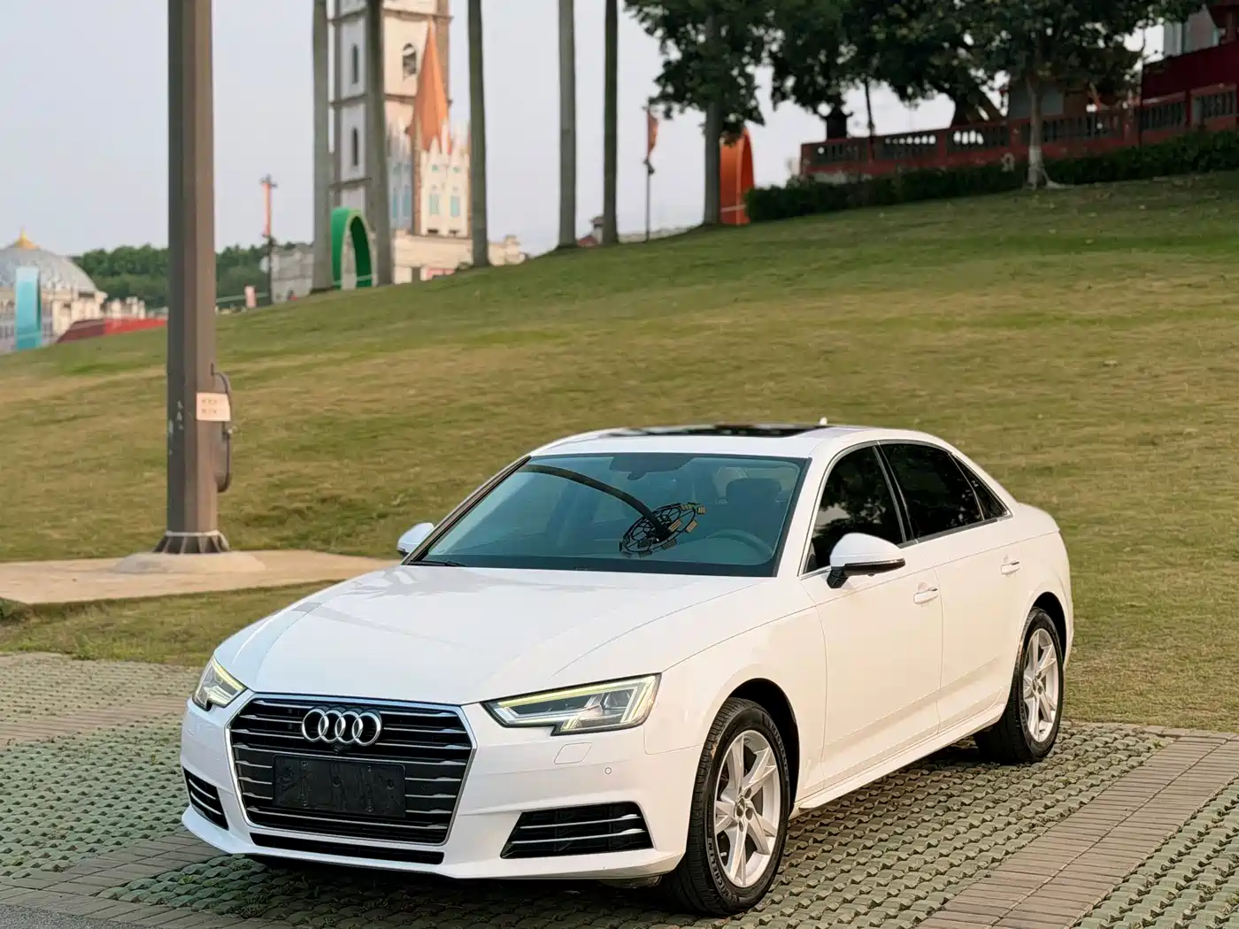 Audi A4L 2018 30th Anniversary 40 TFSI Progressive