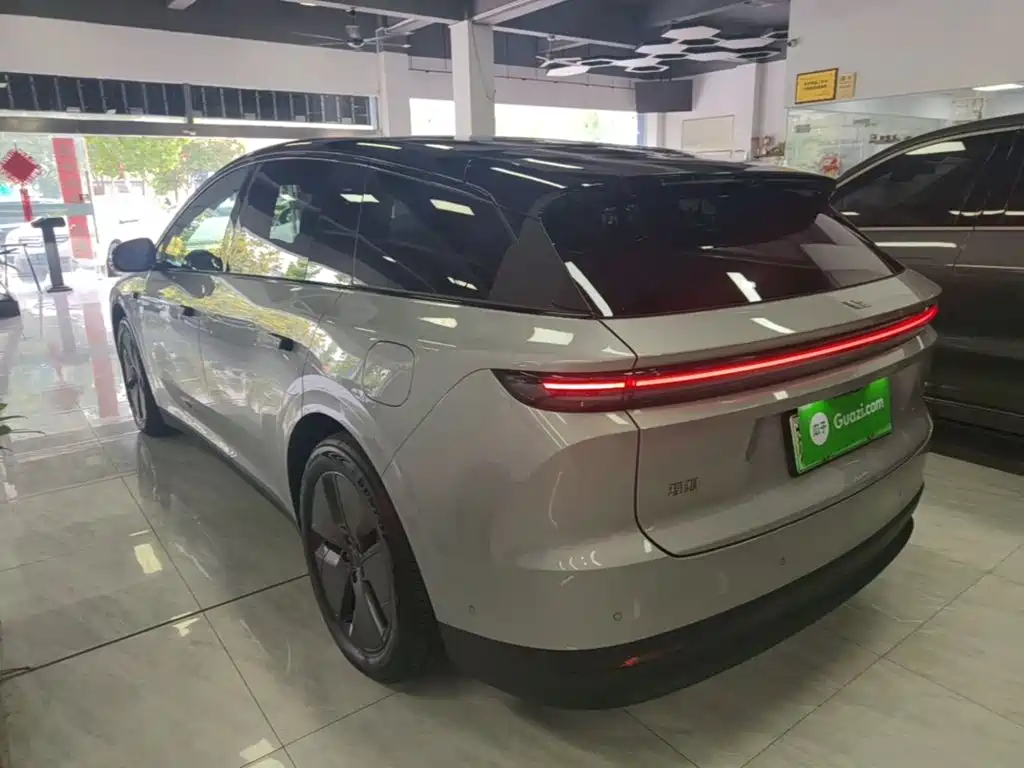 Li Auto i6 2026 2025 2WD Base Model