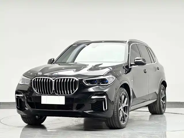 BMW X5 2022 Facelift xDrive 40Li M Sport Package — фото 1