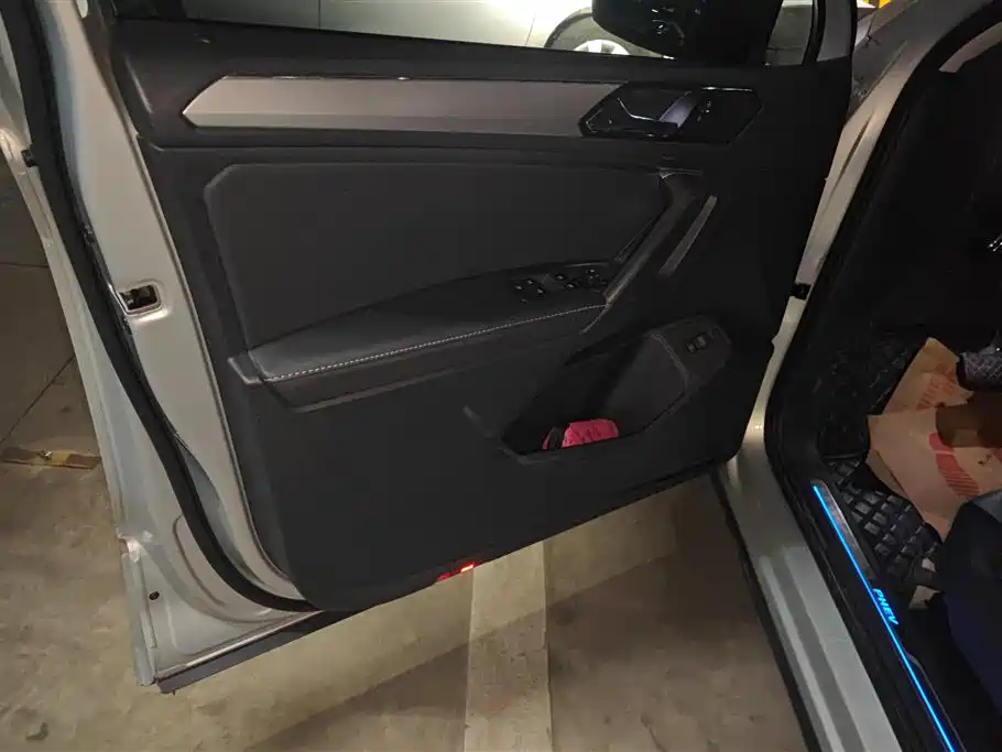 Volkswagen Tiguan L PHEV 2019 430PHEV Hybrid Luxury Edition фото 7