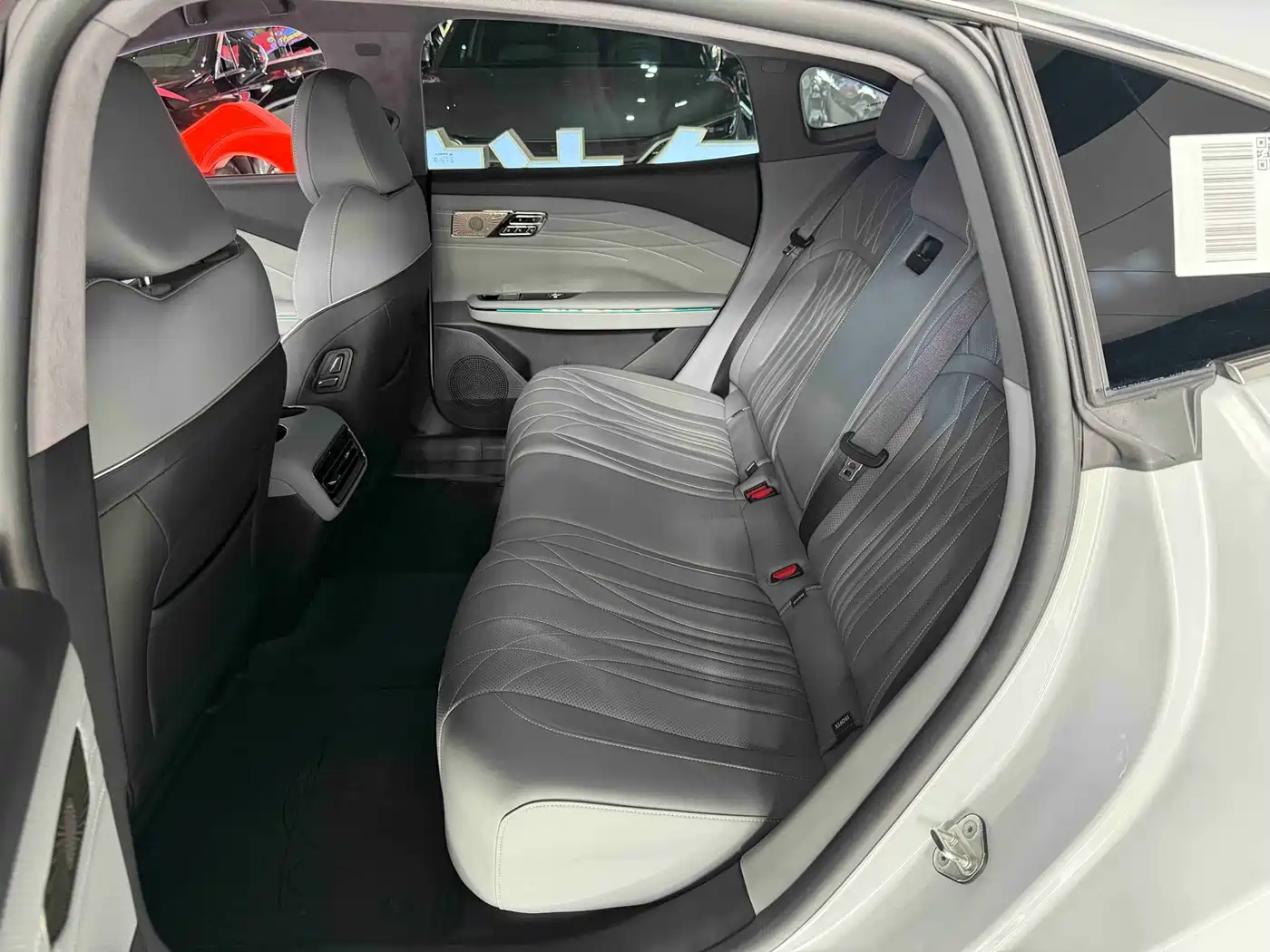 Geely Galaxy Galaxy E8 2025 700km Long Voyage Smart Drive Edition фото 9