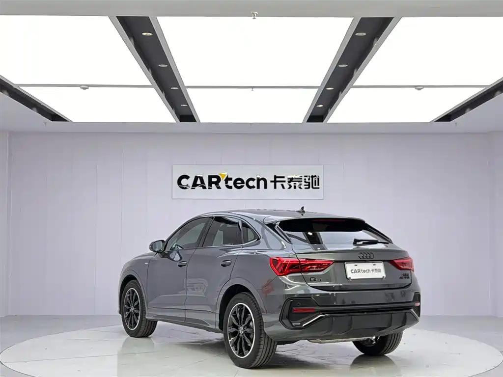 Audi Q3 Sportback 2023 40 TFSI Fashion фото 3