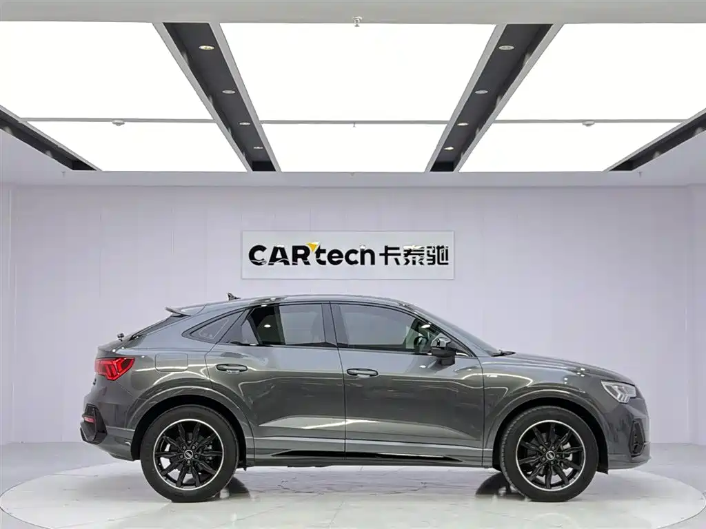 Audi Q3 Sportback 2023 40 TFSI Fashion фото 6