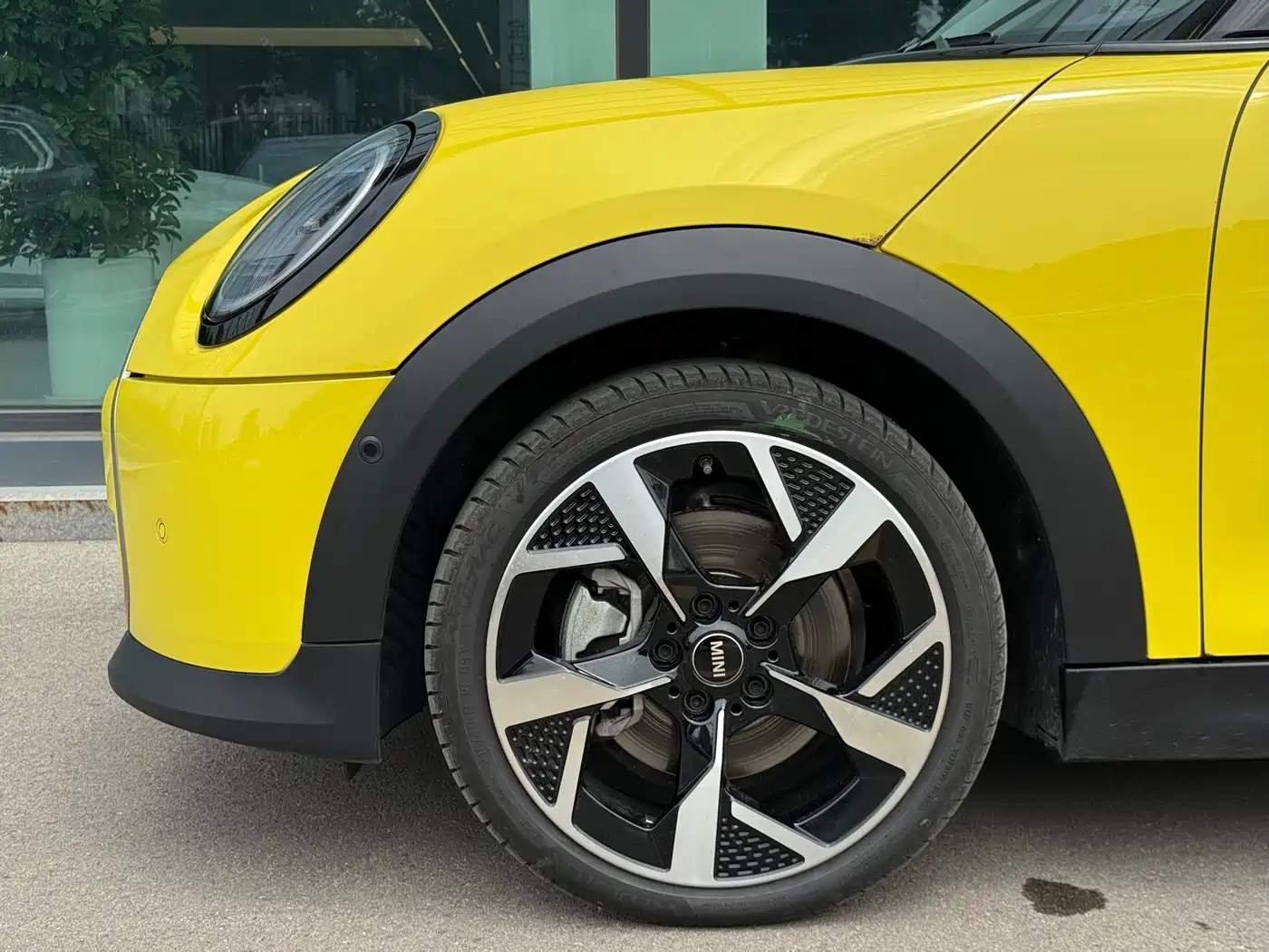 MINI MINI 2025 2025 Model 2.0T COOPER S Artist 5-Door