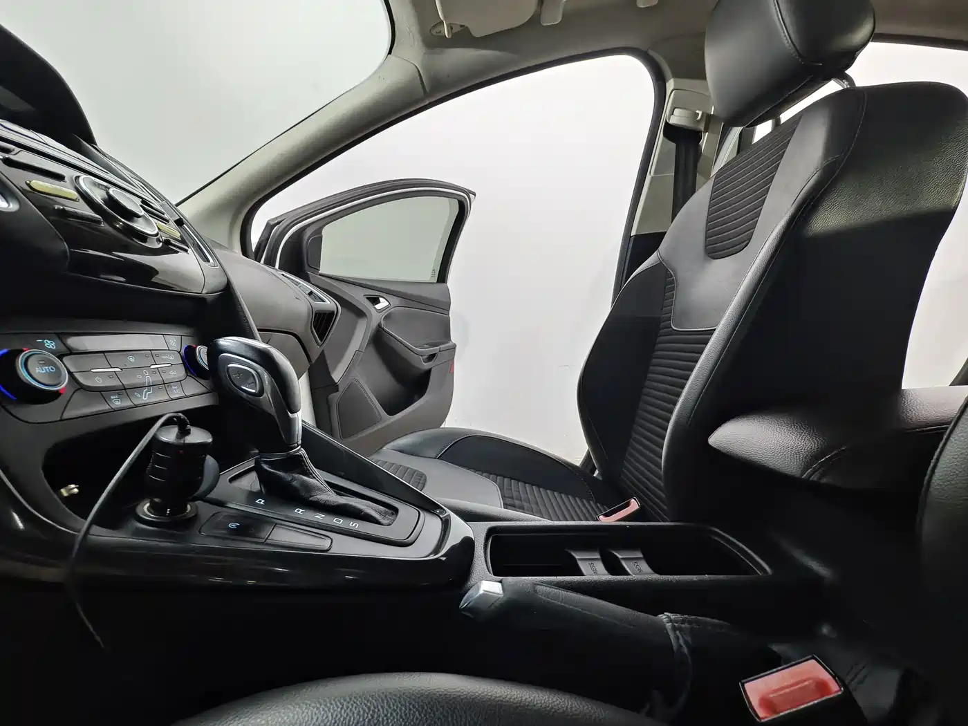 Photo 12 - Ford Focus