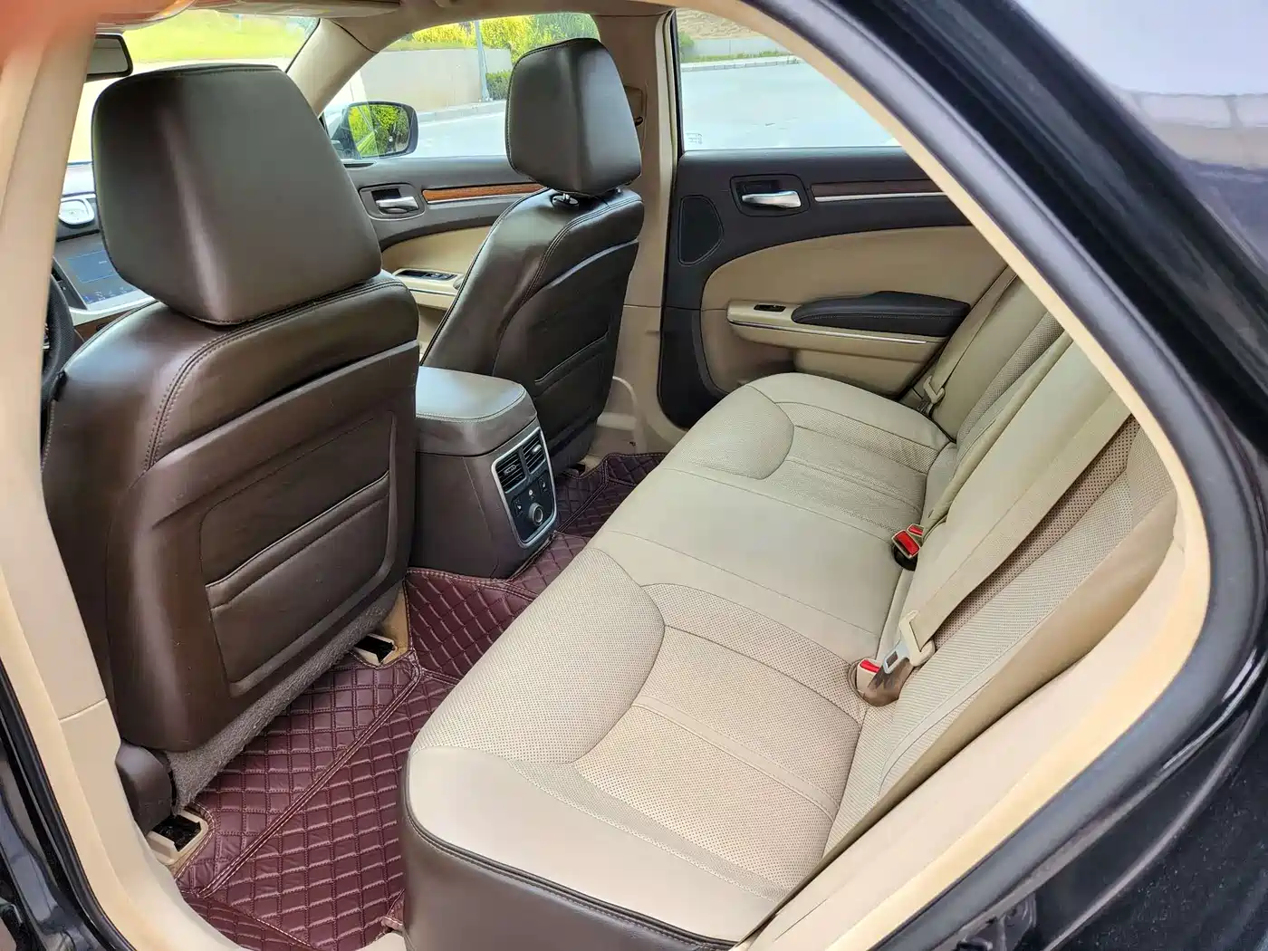 Chrysler 300C (Import) 2014 2013 Model 3.6L Premium Comfort Edition