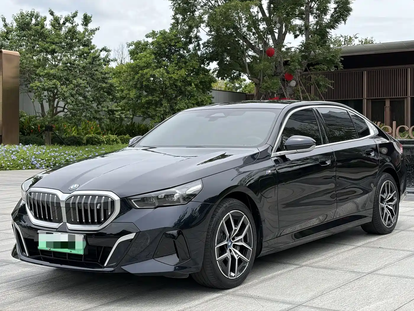2025 BMW i5
