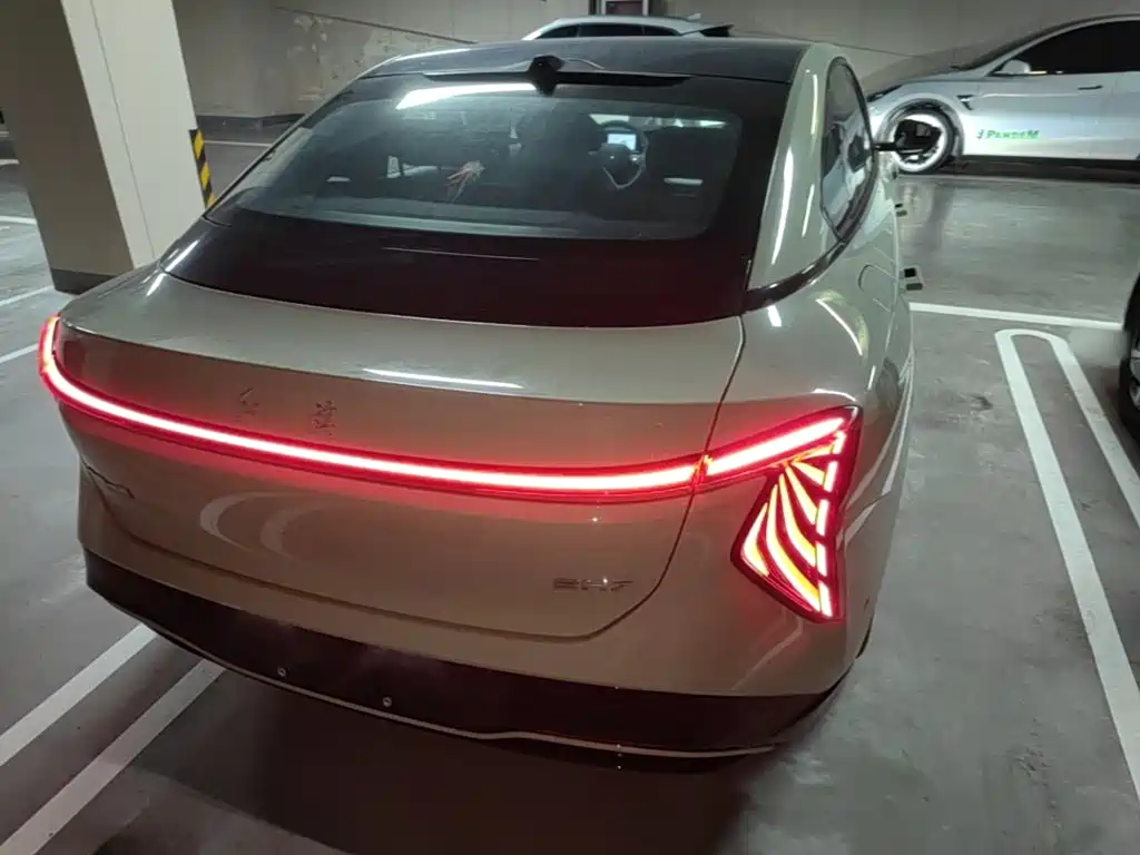 Hongqi EH7 2026 2025 690 Smart Selection Edition