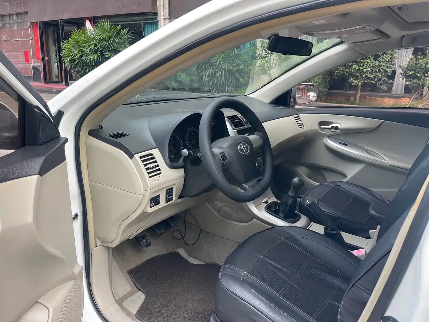 Photo 6 - Toyota Corolla