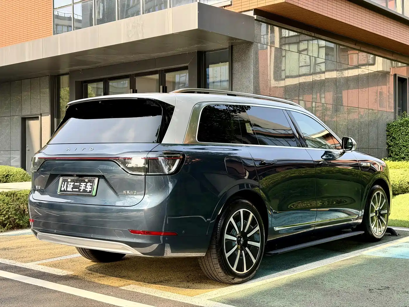 AITO Wenjie AITO M9 2024 Extended Range Max 52kWh 5-Seater фото 26