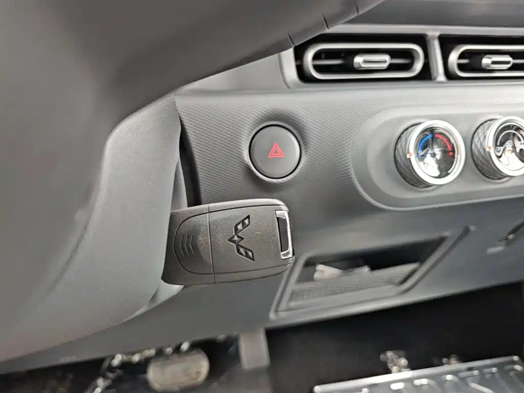 Wuling Motors Wuling Zhiguang NEV 2026 2025 Model 305km Base Version