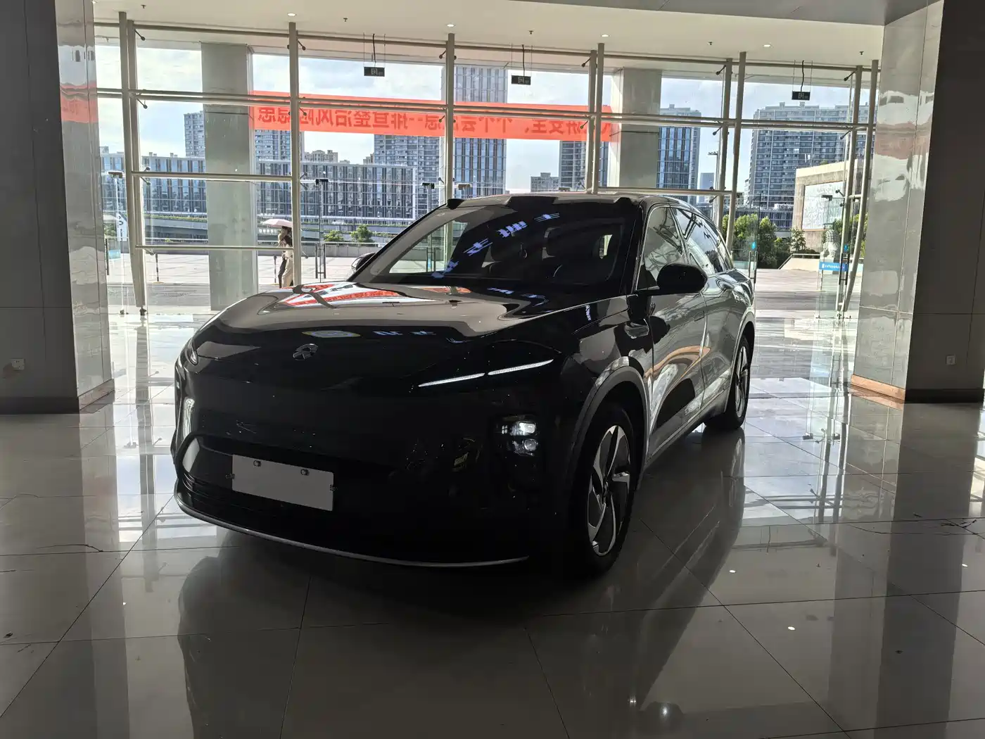 NIO ES8 2023