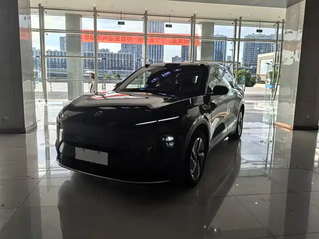 NIO ES8 2023