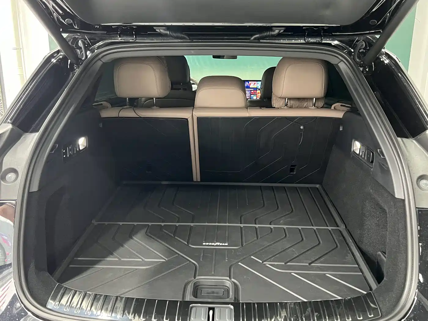 Li Auto i6 2025 2025 4WD Base Model
