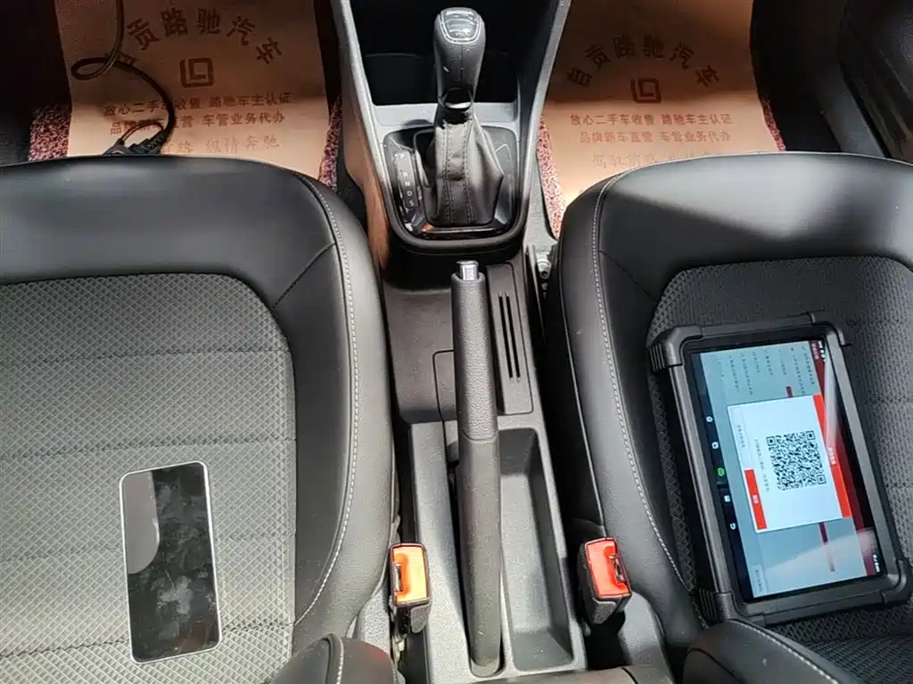 Škoda Skoda Rapid Spaceback 2016 Facelift 1.6L Automatic Innovation Edition фото 14
