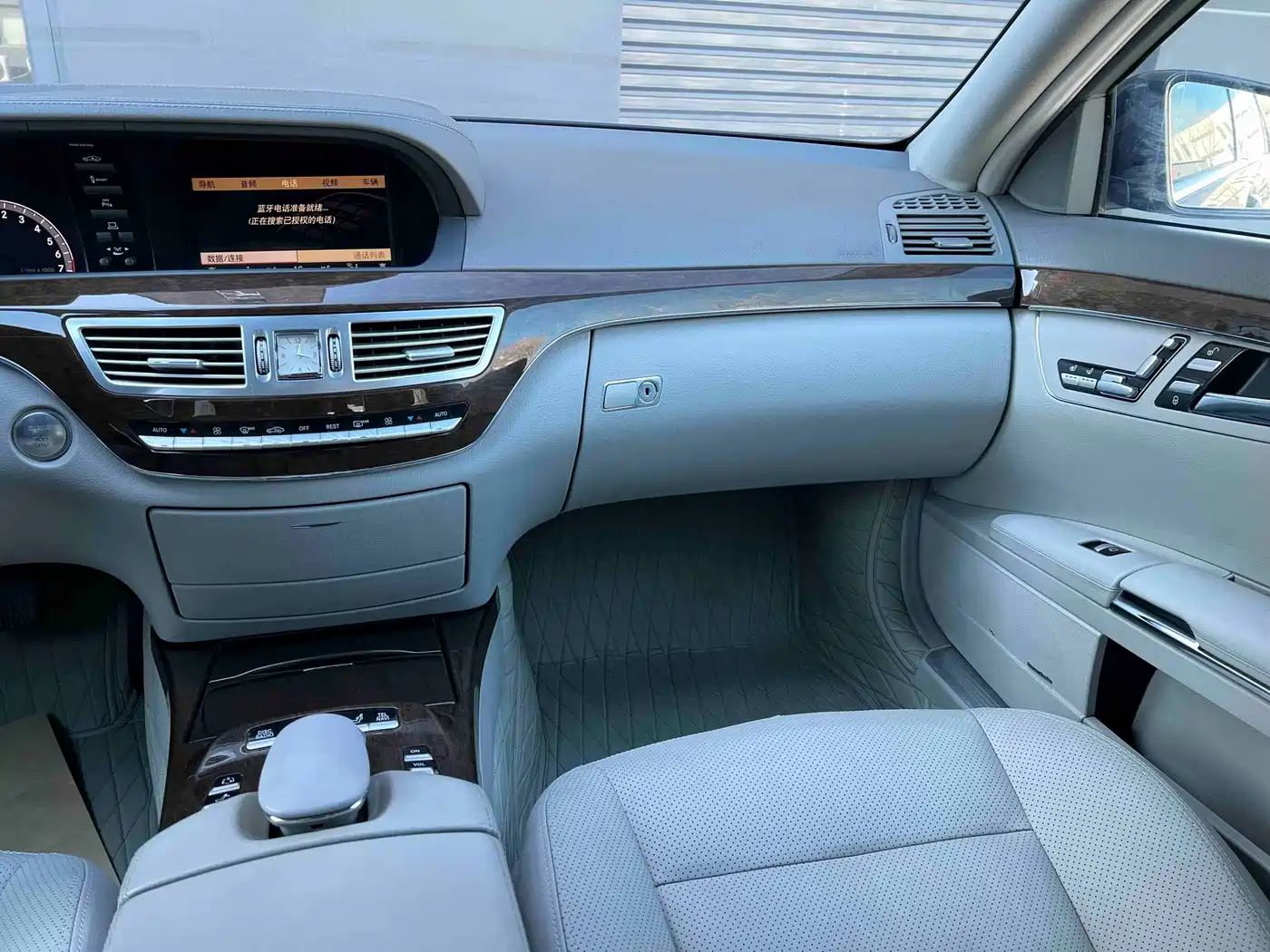 Mercedes-Benz S-Class 2012 S 300 L Luxury Grand Edition фото 13