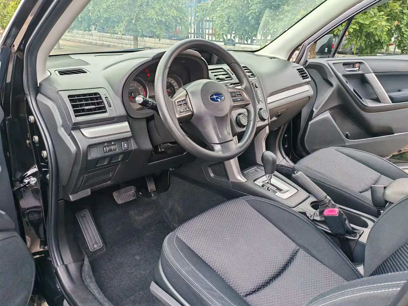 Subaru Forester 2014 2.0i Automatic Comfort Edition фото 13