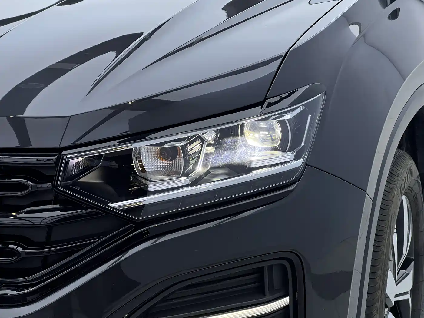 Volkswagen Tayron 2022 280TSI 2WD Luxury Smart Connect Edition фото 6