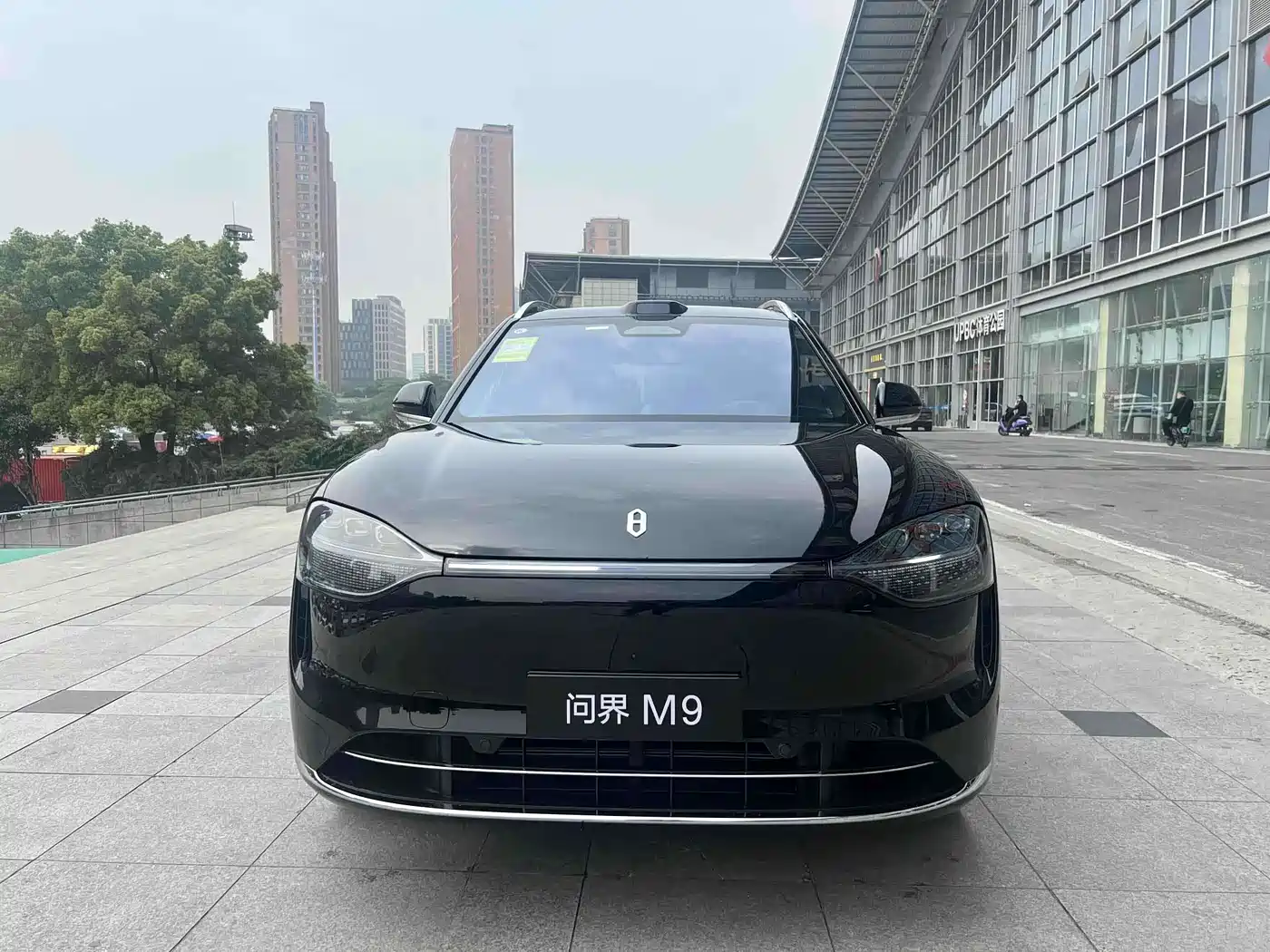AITO Wenjie AITO M9 2025 Extended Range Ultra 52kWh 6-Seater фото 3
