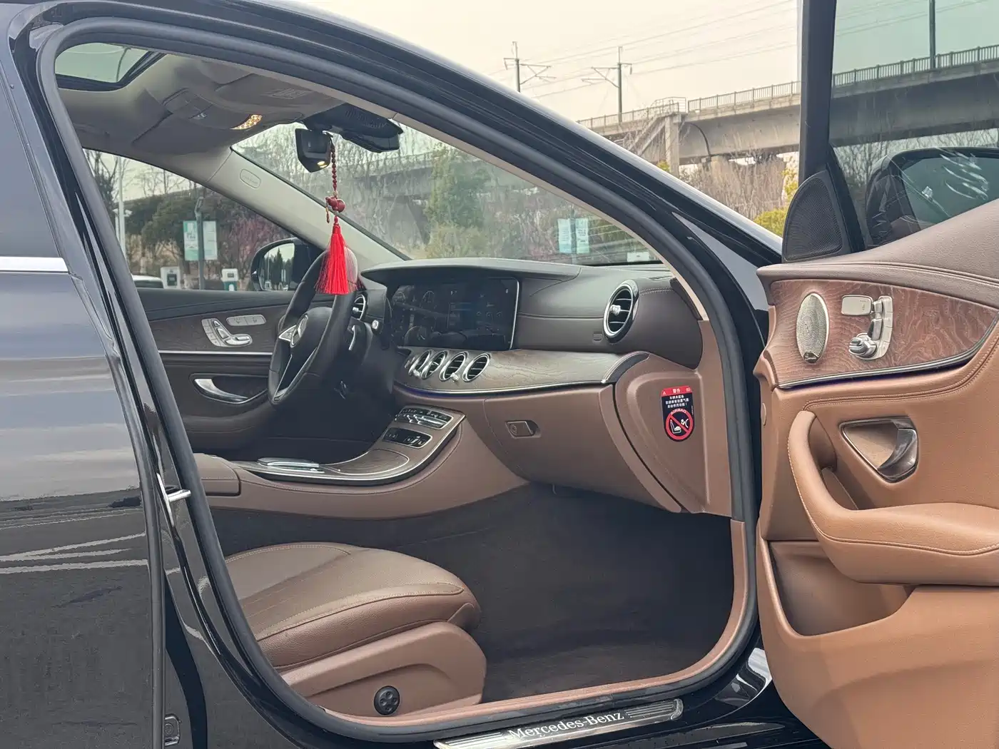 Mercedes-Benz E-Class 2022 E 300 L Luxury фото 15
