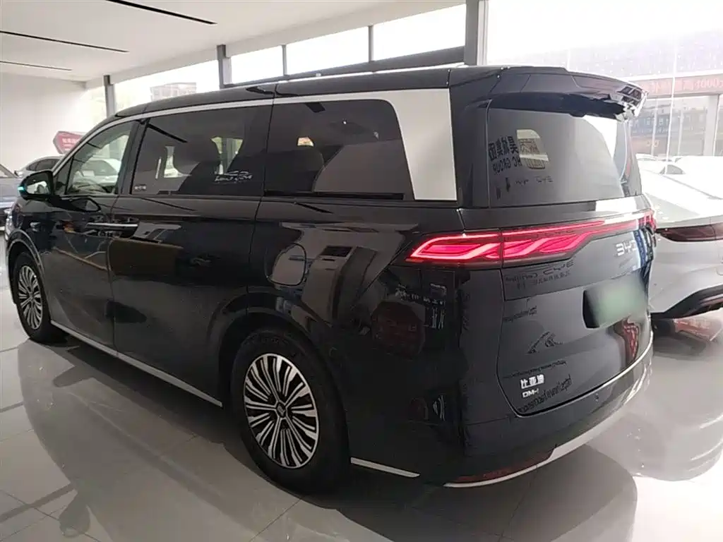 BYD Xia 2025 DM-i 1.5T 180km Excellence фото 5