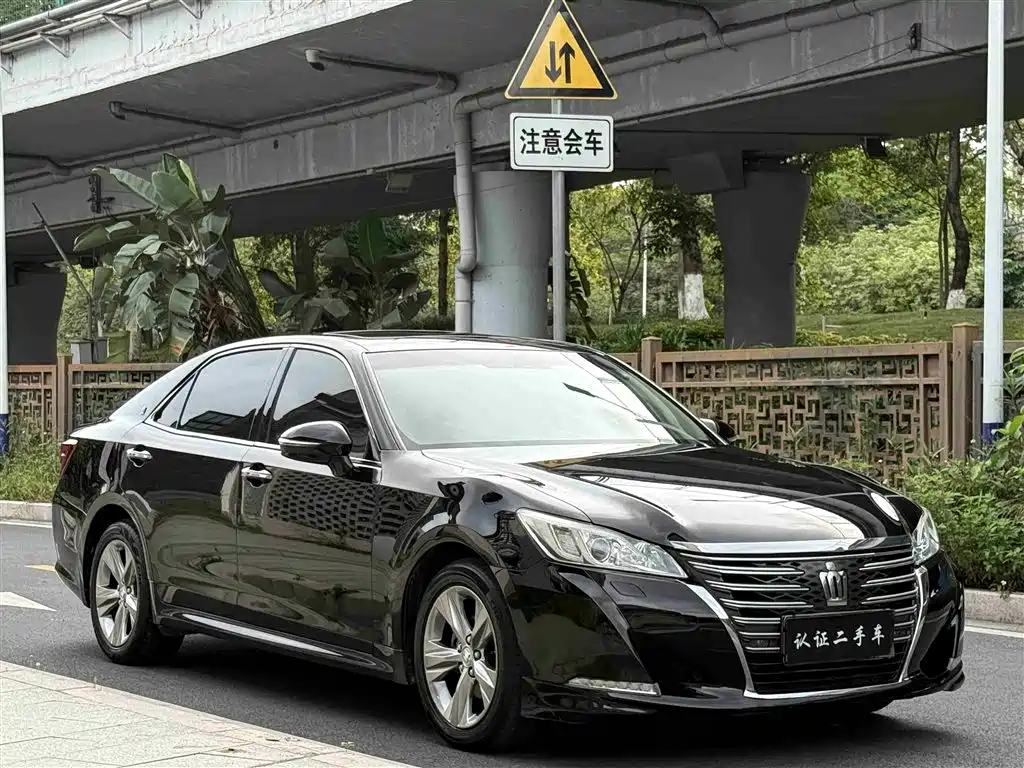 Toyota Crown 2015 2.0T Fashion фото 10
