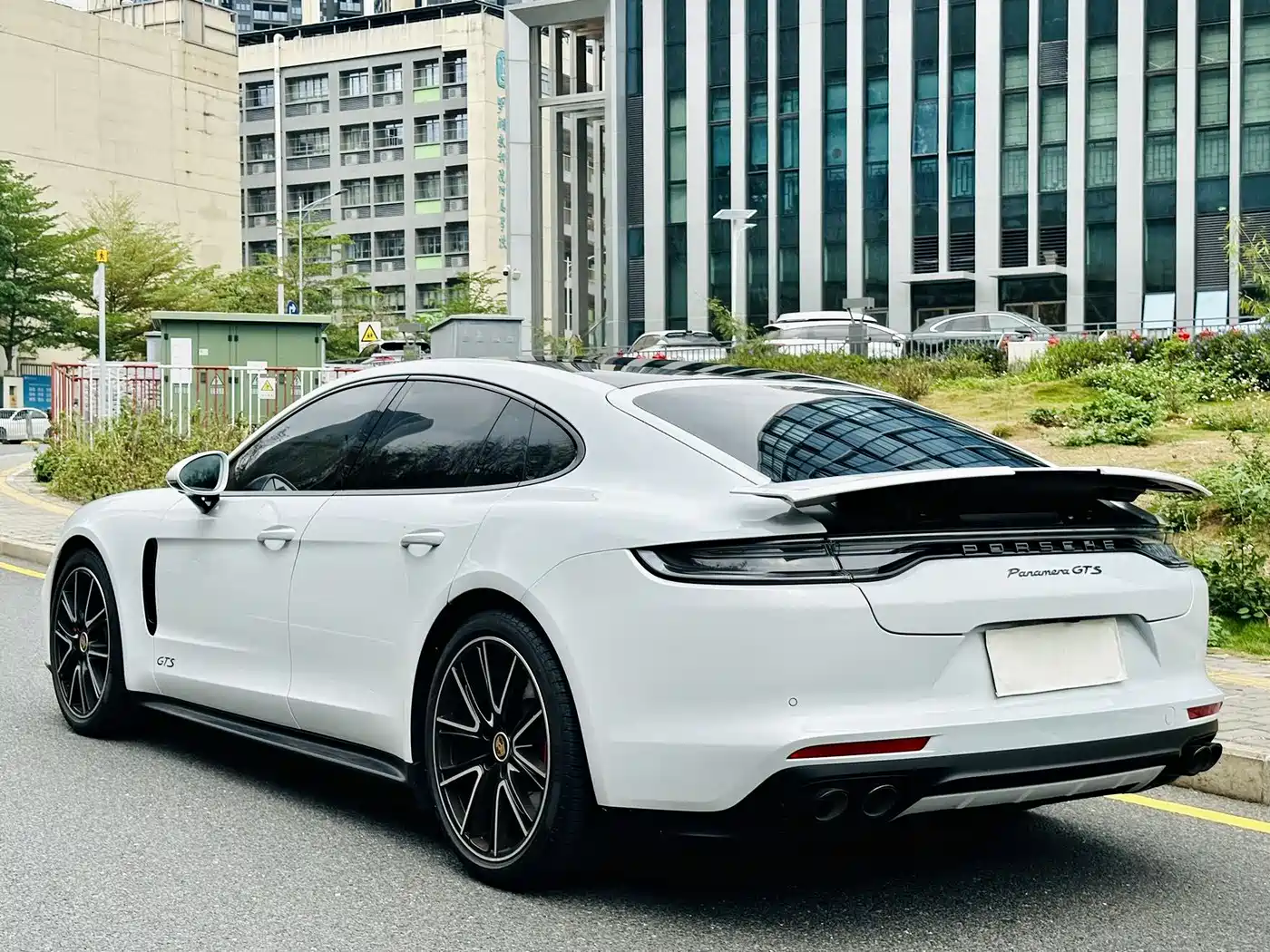 Porsche Panamera 2023 Panamera GTS 4.0T фото 5