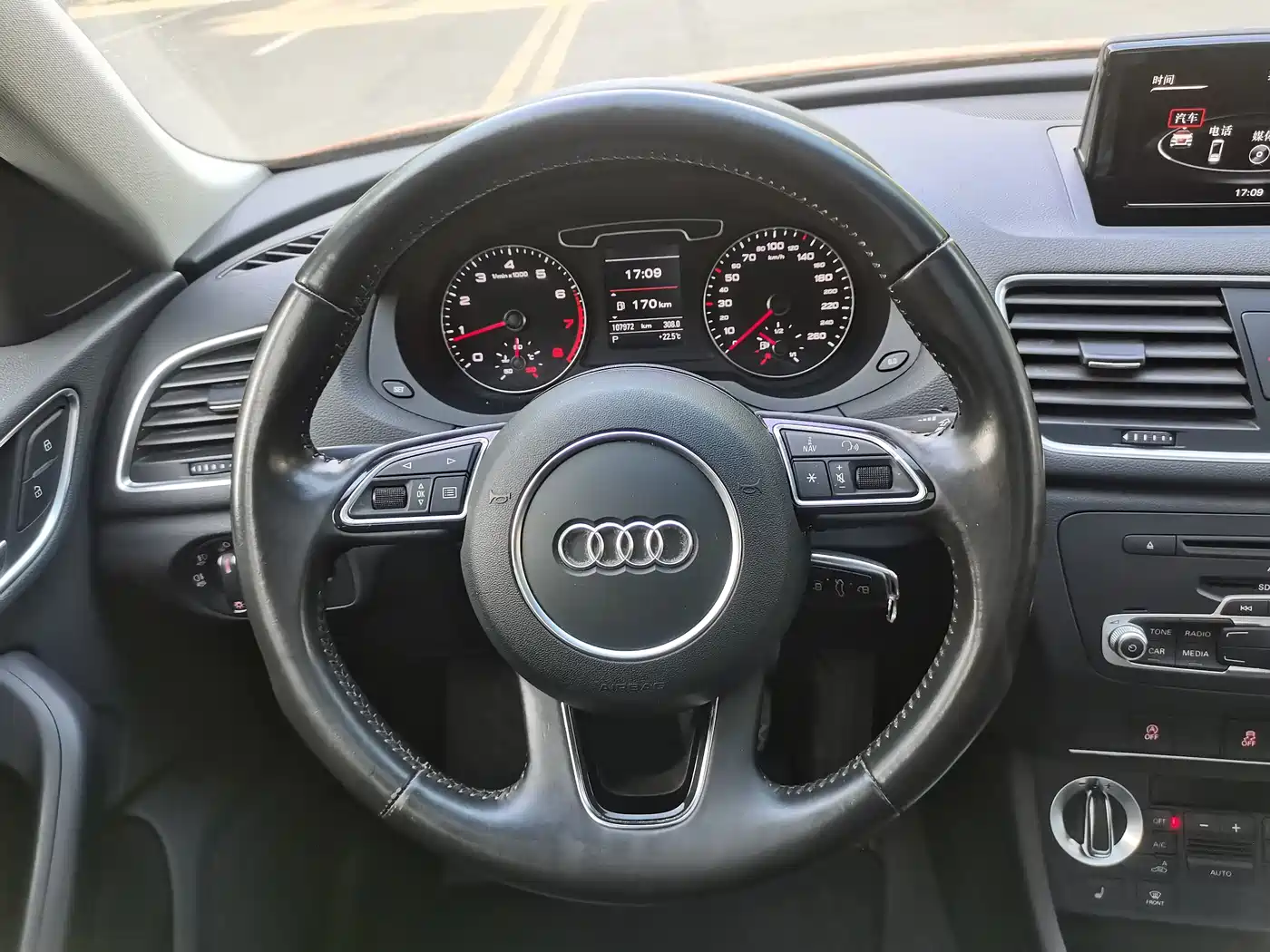 Audi Q3 2015 35 TFSI quattro Technology фото 12
