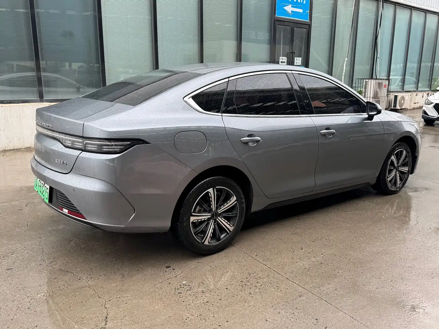 BYD Destroyer 05 2023 Model Champion Edition DM-i 120KM Luxury фото 5
