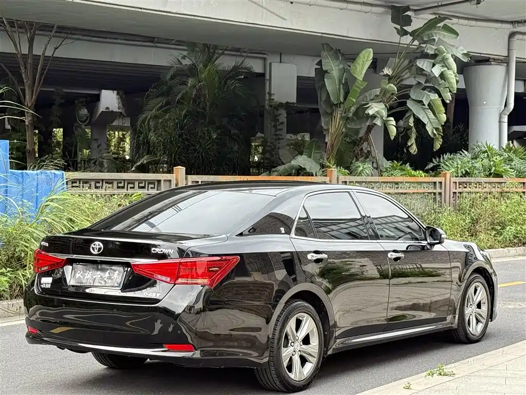 Toyota Crown 2015 2.0T Fashion фото 4
