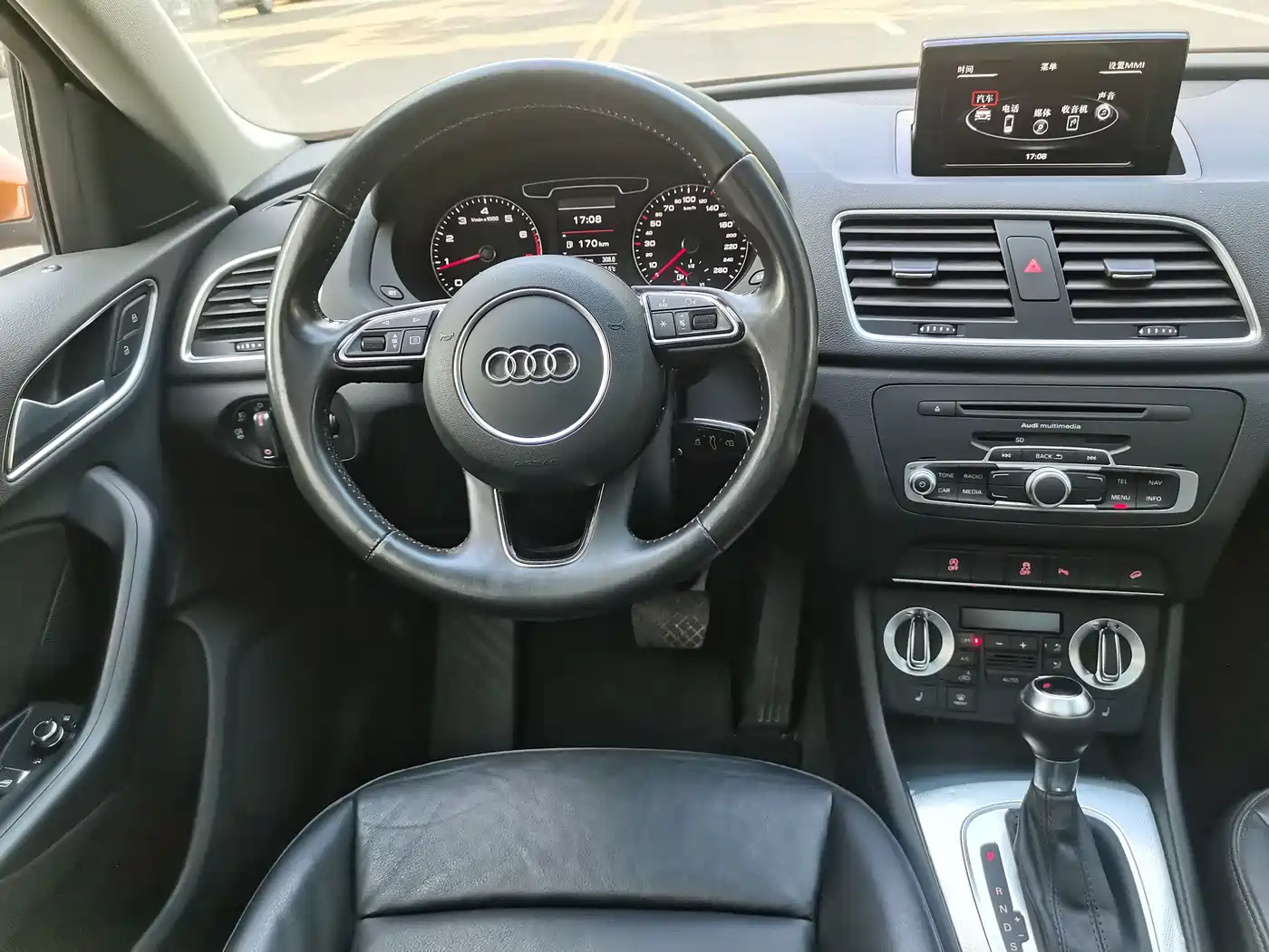 Audi Q3 2015 35 TFSI quattro Technology фото 13