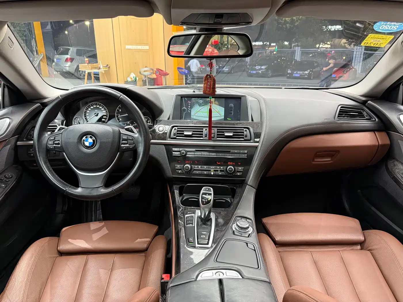 BMW 6 Series 2012 650i Coupe фото 19