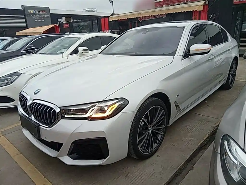 BMW 5 Series 2022 Model Second Facelift 530Li Leading M Sport Package фото 2