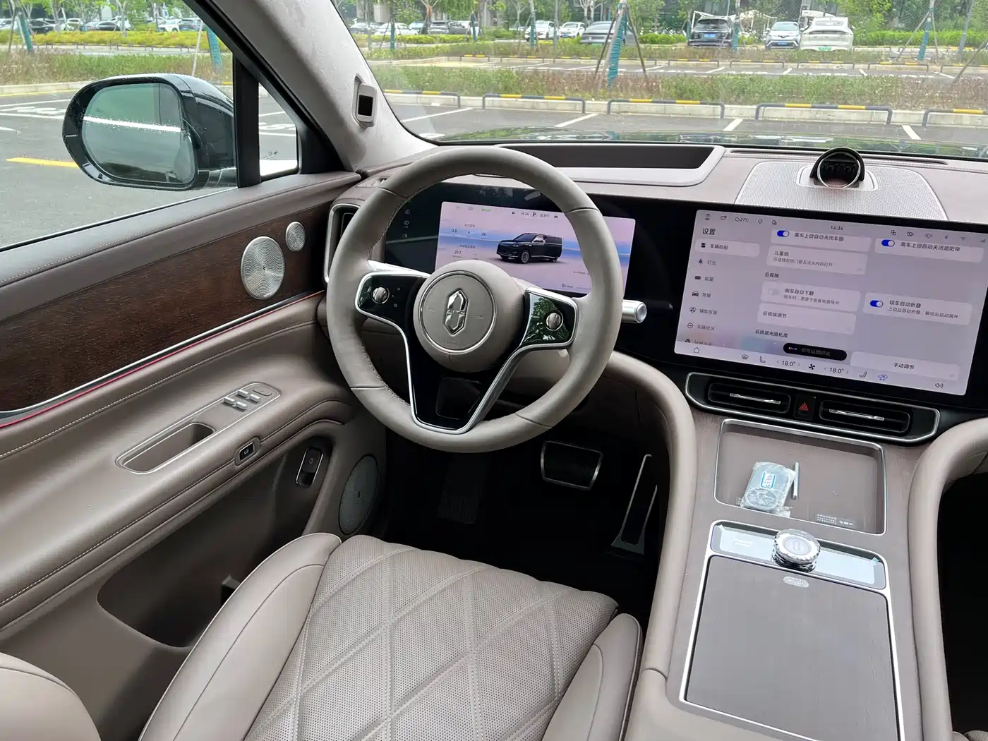AITO Wenjie AITO M9 2025 Extended Range Ultra 52kWh 6-Seater фото 9