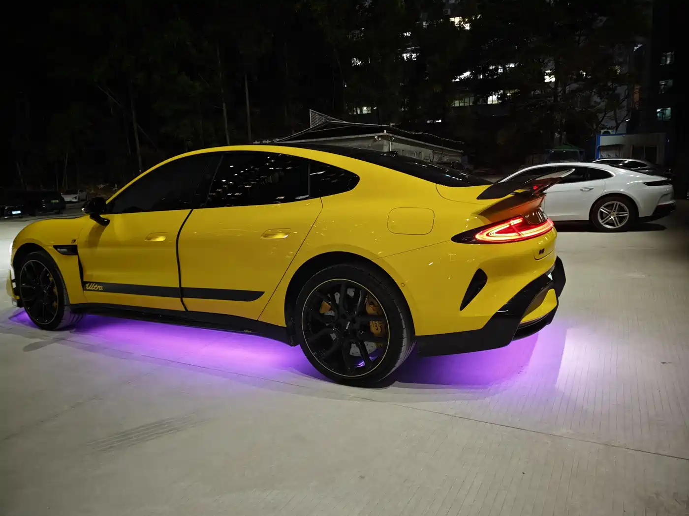 XIAOMI CAR XIAOMI SU7 ULTRA