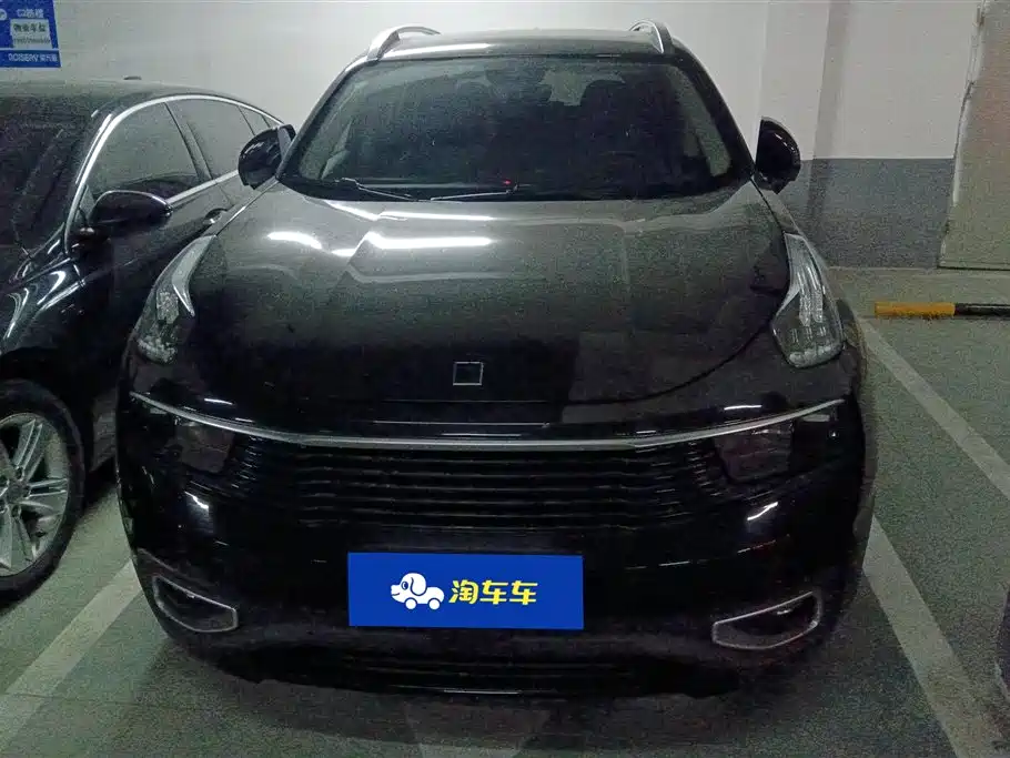 Lynk & Co 01 2017 2.0T 2WD Pro Version фото 2
