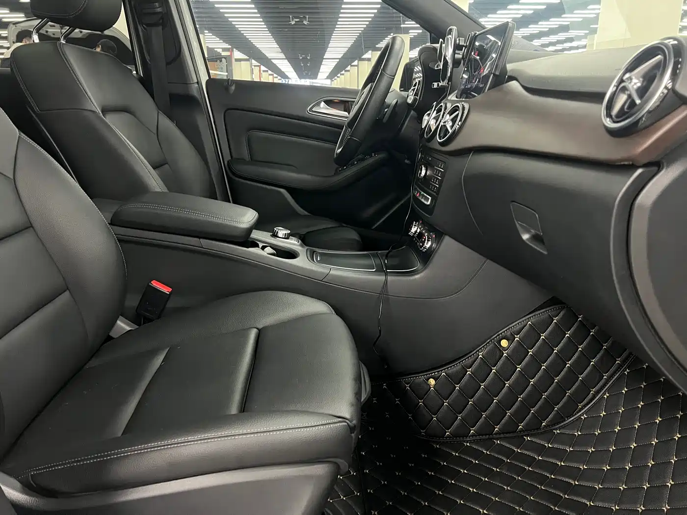 Mercedes-Benz B-Class 2017 B 200 Luxury фото 12
