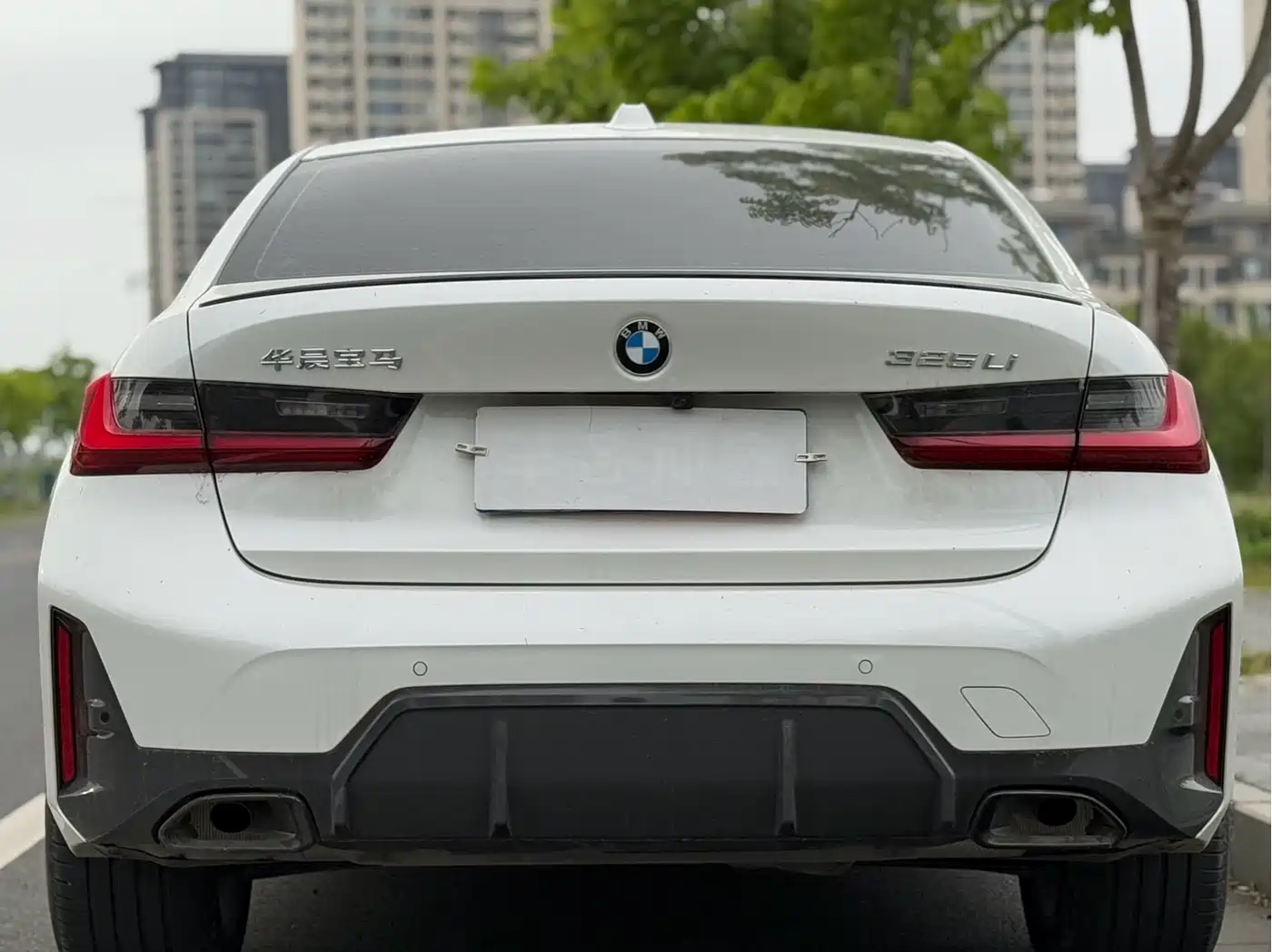BMW 3 Series 2024 325Li M Sport Shadowline Package фото 16
