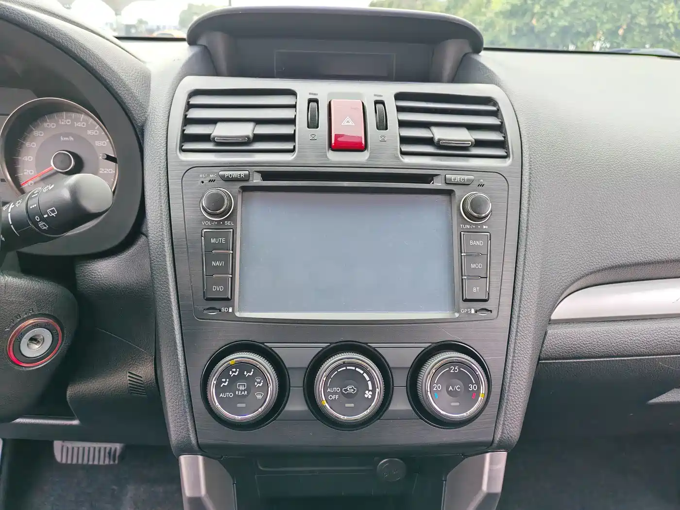 Subaru Forester 2014 2.0i Automatic Comfort Edition фото 17