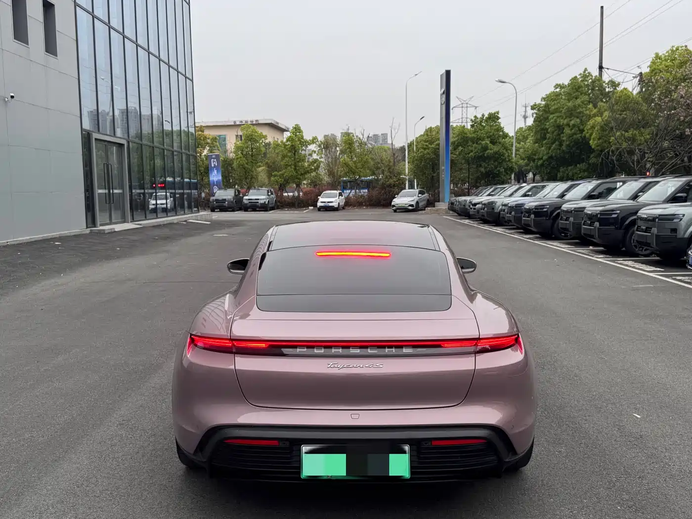 PORSCHE TAYCAN